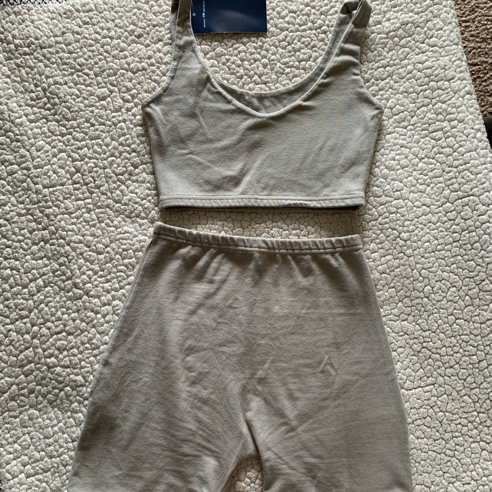 Brandy Melville beige Lydia/Griffin Set